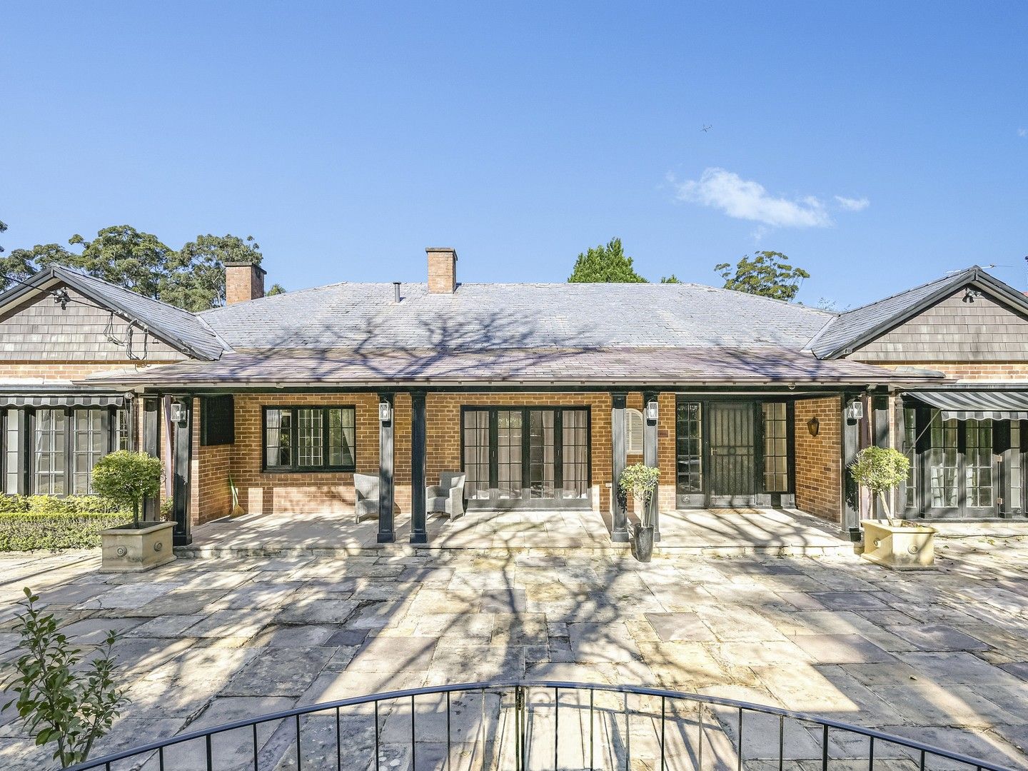 5 bedrooms House in 6 Munderah Street WAHROONGA NSW, 2076