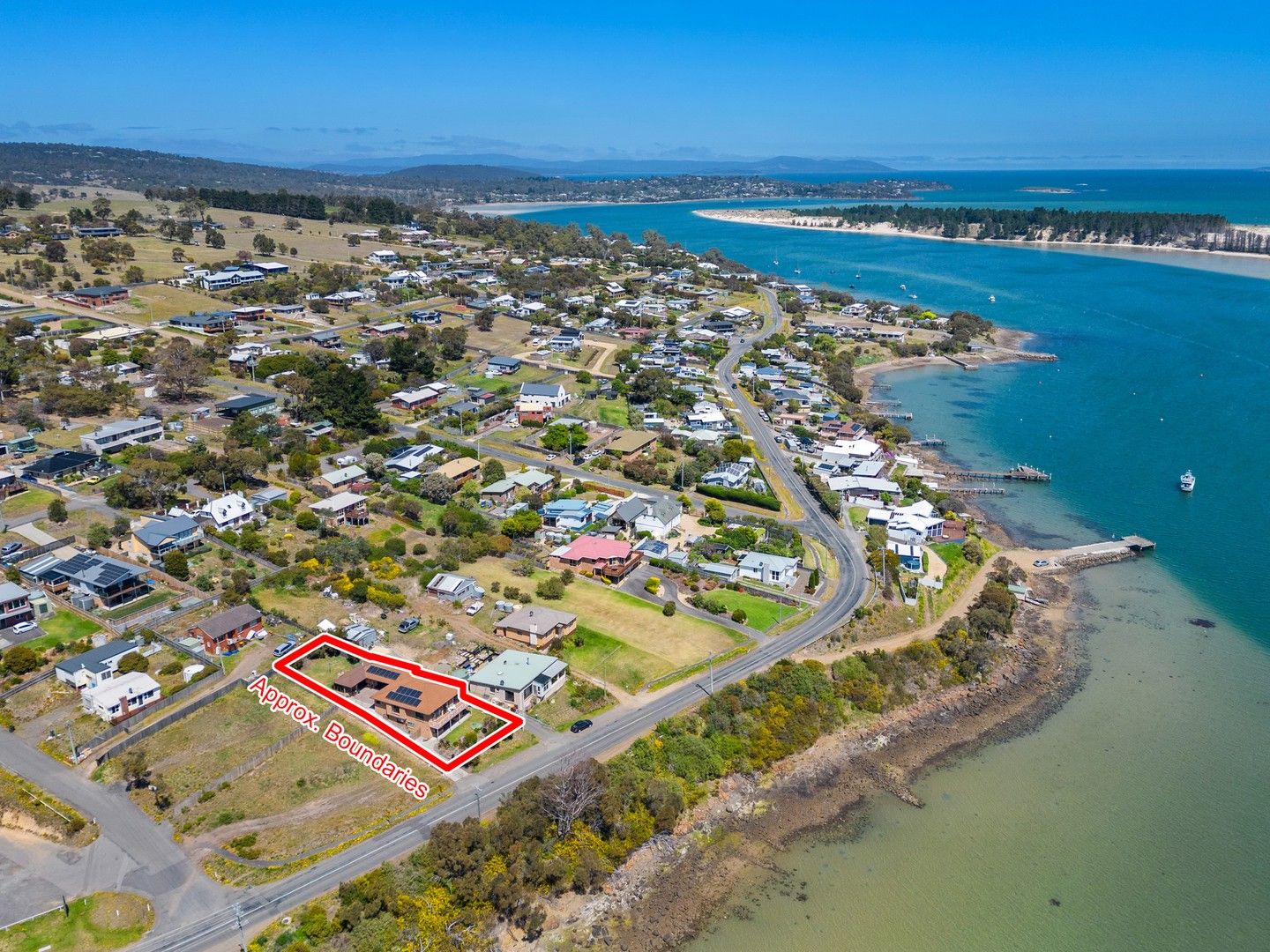 6 bedrooms House in 52 Lewisham Scenic Drive LEWISHAM TAS, 7173