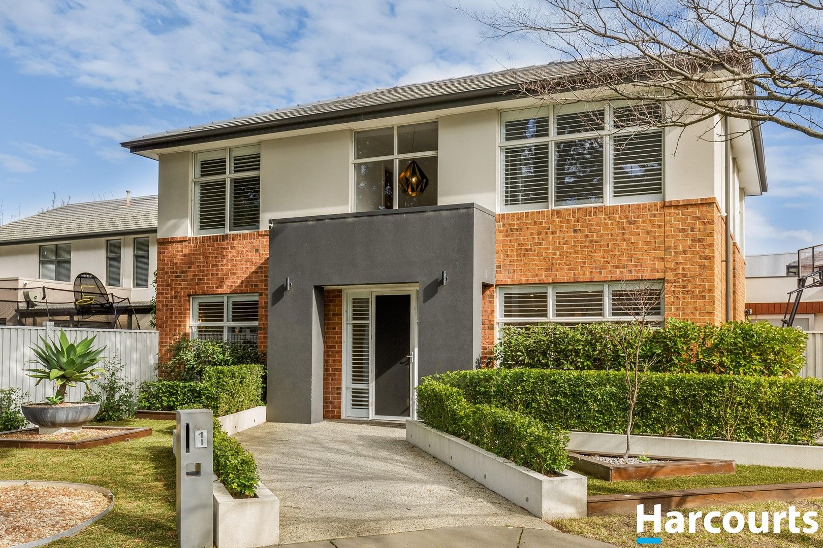 4 bedrooms House in 1 Heytesbury Place MULGRAVE VIC, 3170