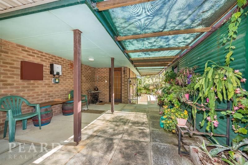 18 Bushland Close, Woodridge WA 6041, Image 1