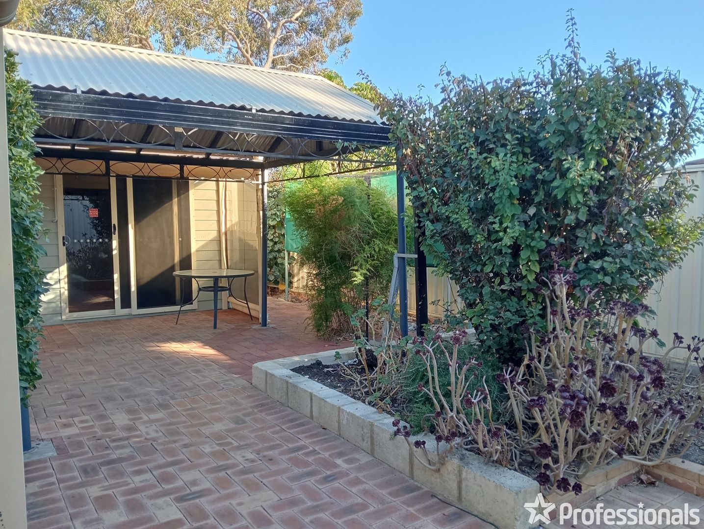 18 The Ridgeway, Swan View WA 6056, Image 2