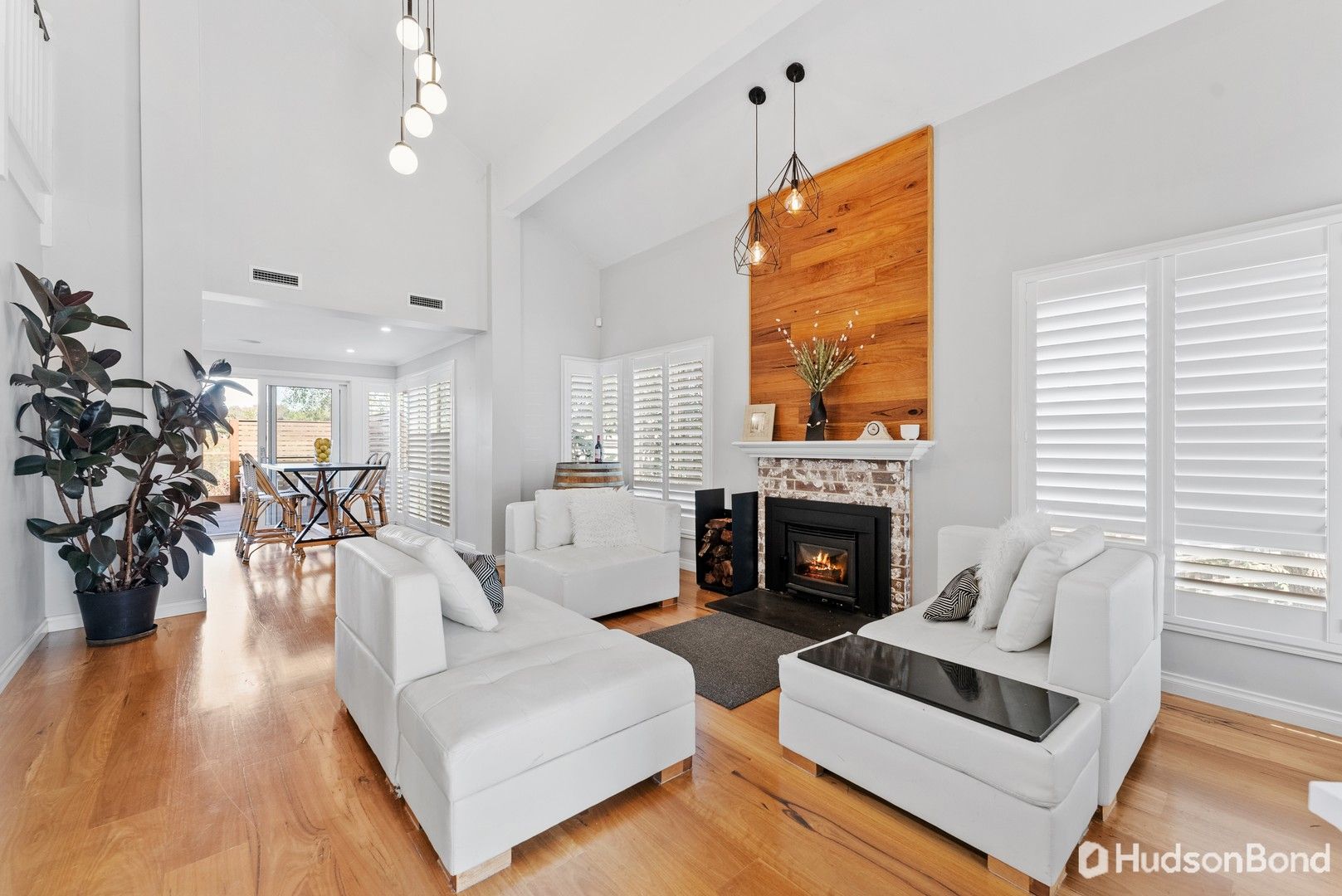 4 bedrooms House in 12 Catherine Avenue DONCASTER EAST VIC, 3109