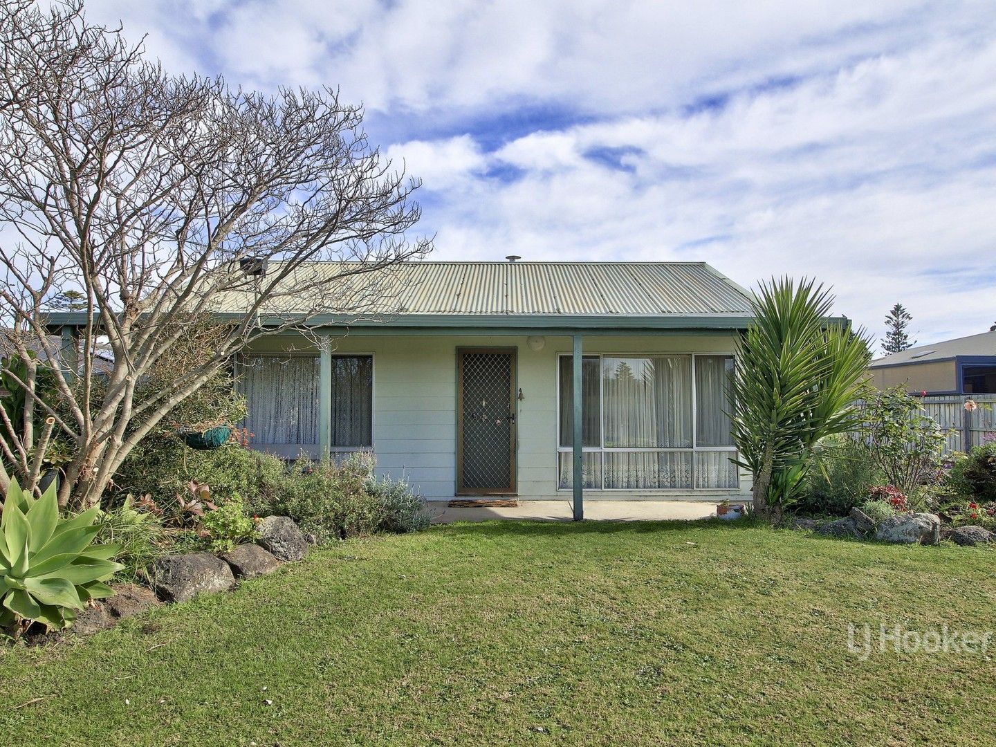 2 bedrooms House in 1/6 Garden Avenue BAIRNSDALE VIC, 3875