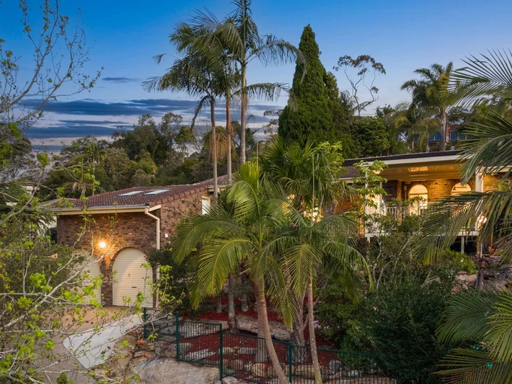 19 Cambourne Avenue, St Ives NSW 2075
