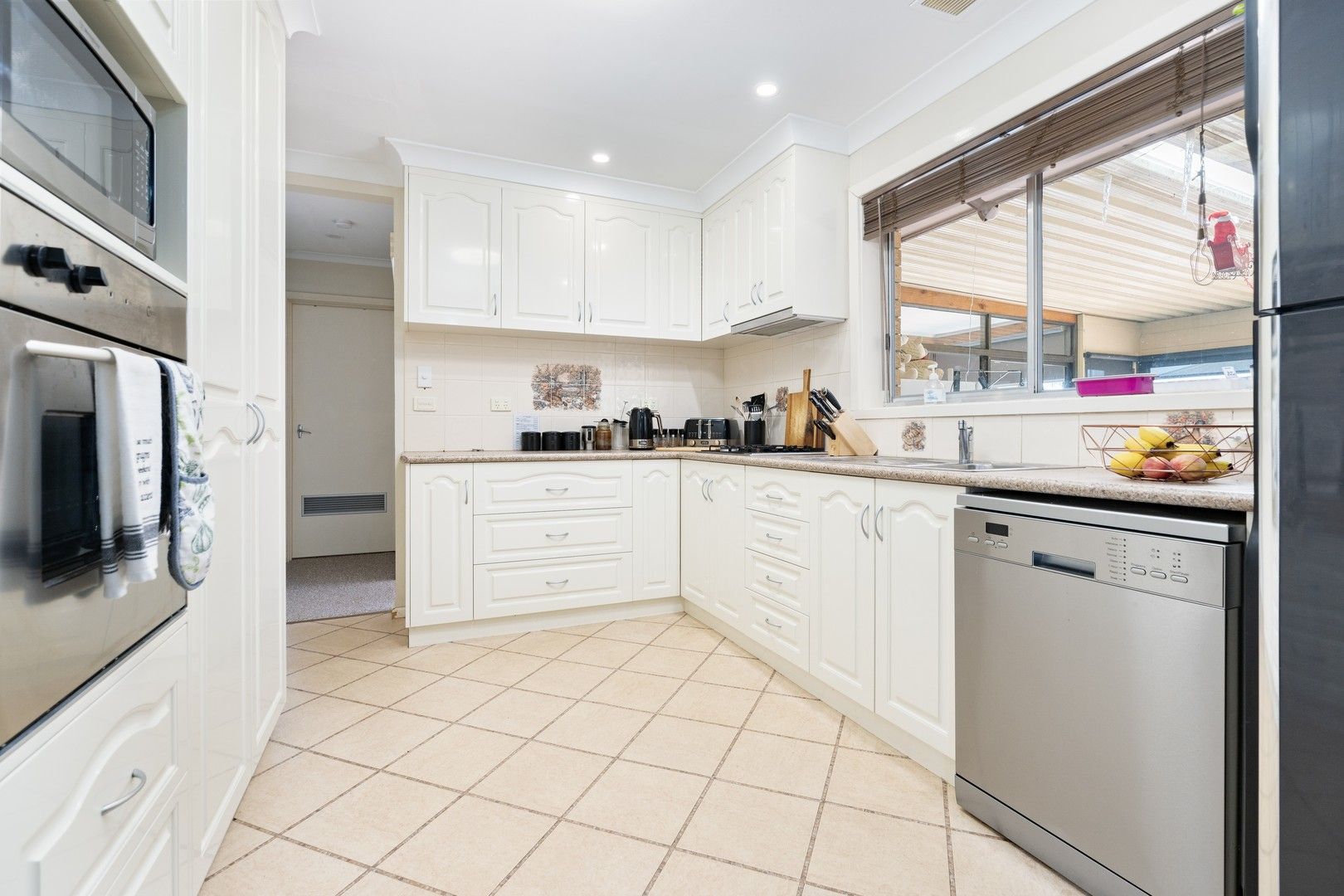 464 Kemp Street, Lavington NSW 2641 Domain