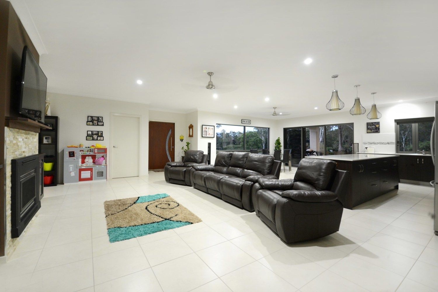 1 Remington Close, Mount Marlow QLD 4800, Image 2