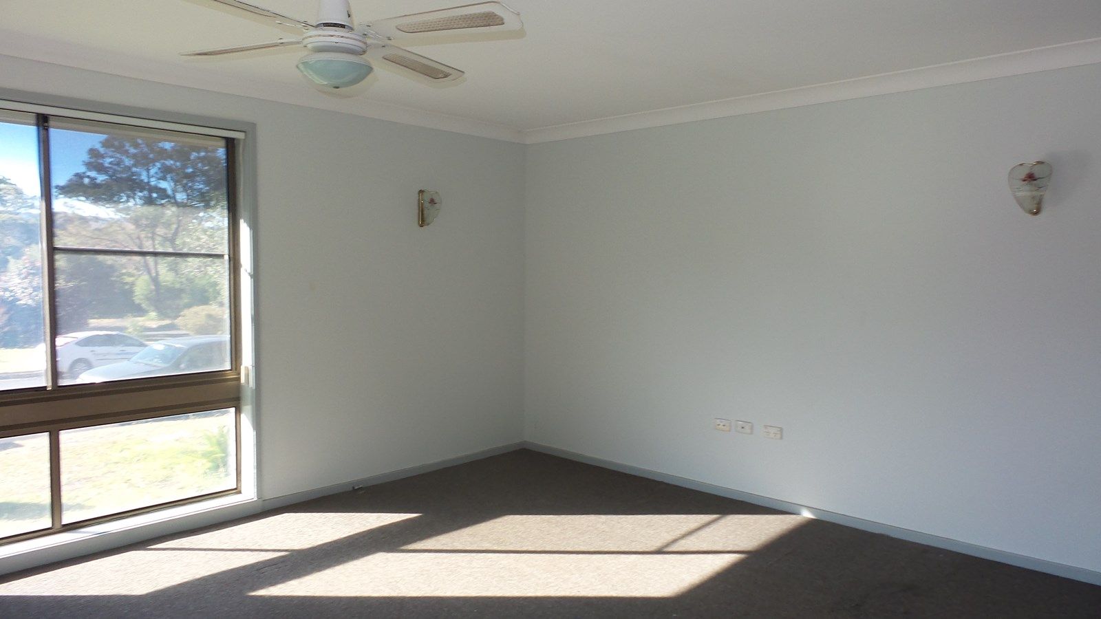 8 Yeovil Drive, Bomaderry NSW 2541, Image 2