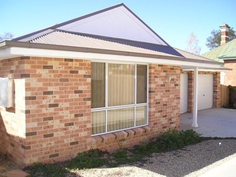 2 bedrooms Apartment / Unit / Flat in 159B STEWART STREET BATHURST NSW, 2795