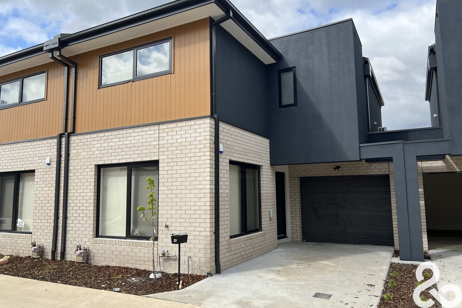 3 bedrooms House in 29 Midnight Circuit SOUTH MORANG VIC, 3752