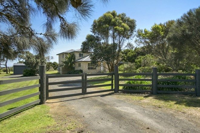 Picture of 31 Churchill Road, NEWHAVEN VIC 3925