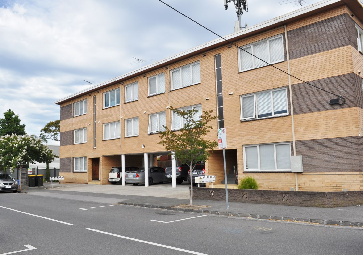 1 bedrooms Apartment / Unit / Flat in 1/399 Inkerman Street ST KILDA EAST VIC, 3183