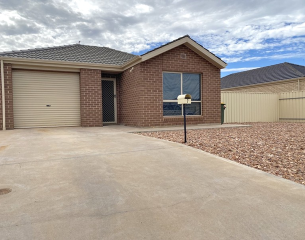 7 Mcdonald Drive, Whyalla Stuart SA 5608