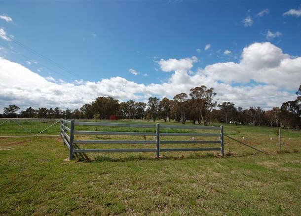 40 Weaver Ridge, Armidale NSW 2350