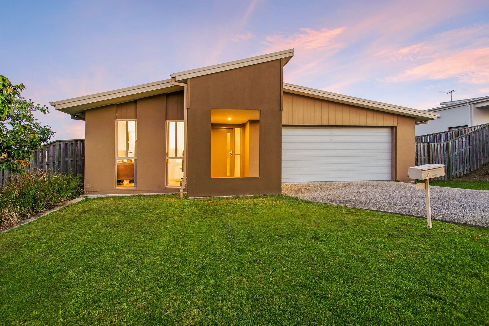 4 bedrooms House in 36 Heatherdale Drive UPPER COOMERA QLD, 4209