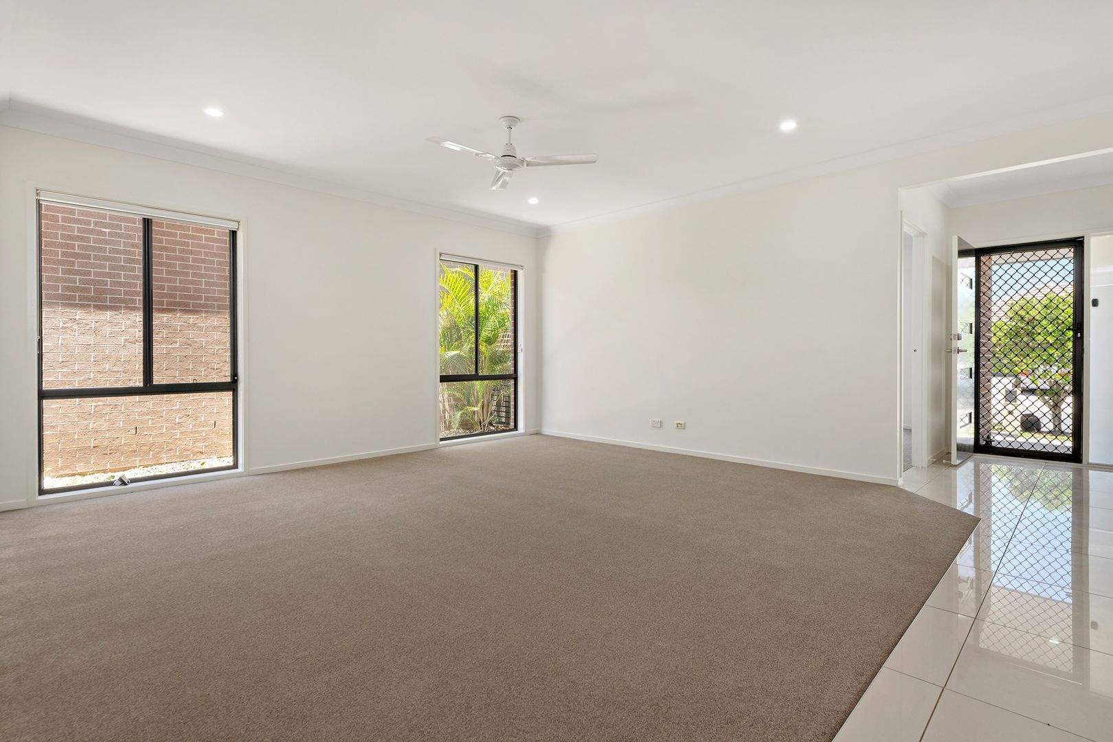 9 Xanadu Street, Gledswood Hills NSW 2557, Image 2