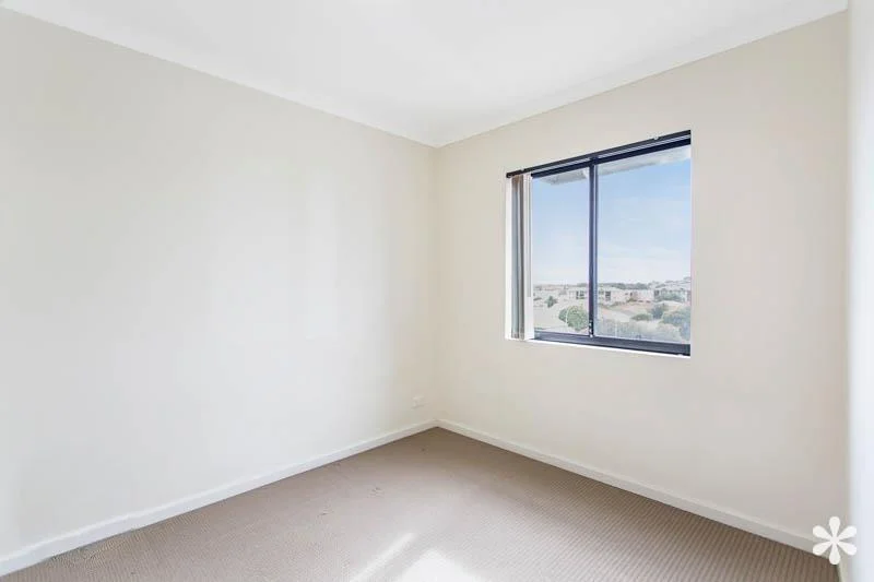 Additional image 16 of 4/5 Eastleigh Loop, Currambine WA 6028