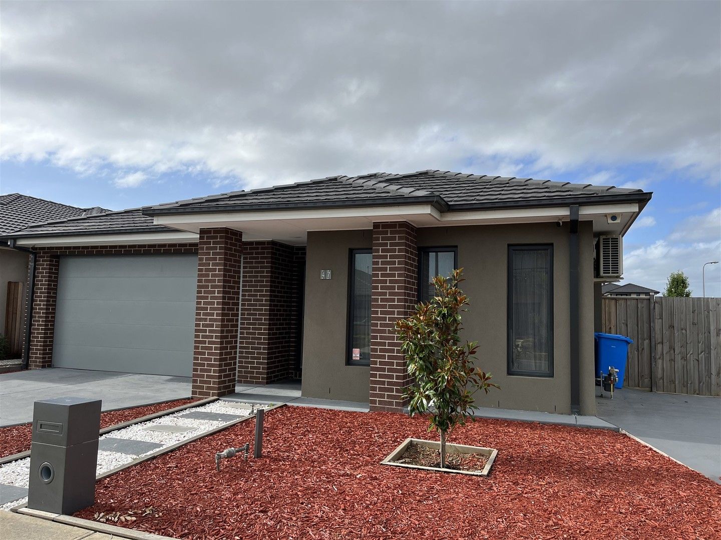 5 bedrooms House in 47 Warmbrunn Crescent BERWICK VIC, 3806