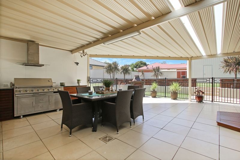 16 Almurta Court, Springdale Heights NSW 2641, Image 1