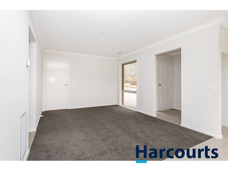 2/73 Victoria Street, Drouin VIC 3818, Image 1