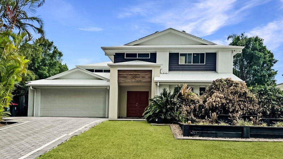 6 bedrooms House in 4 Watergum Street CARSELDINE QLD, 4034