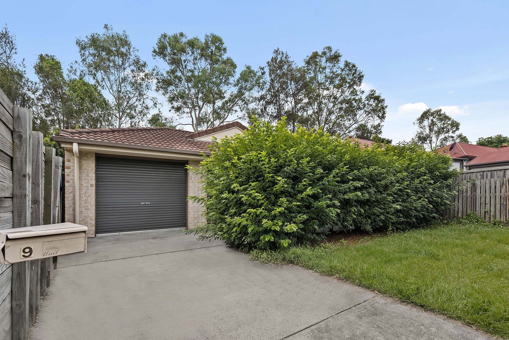 3 bedrooms House in 9 Owen Stanley Place DARRA QLD, 4076