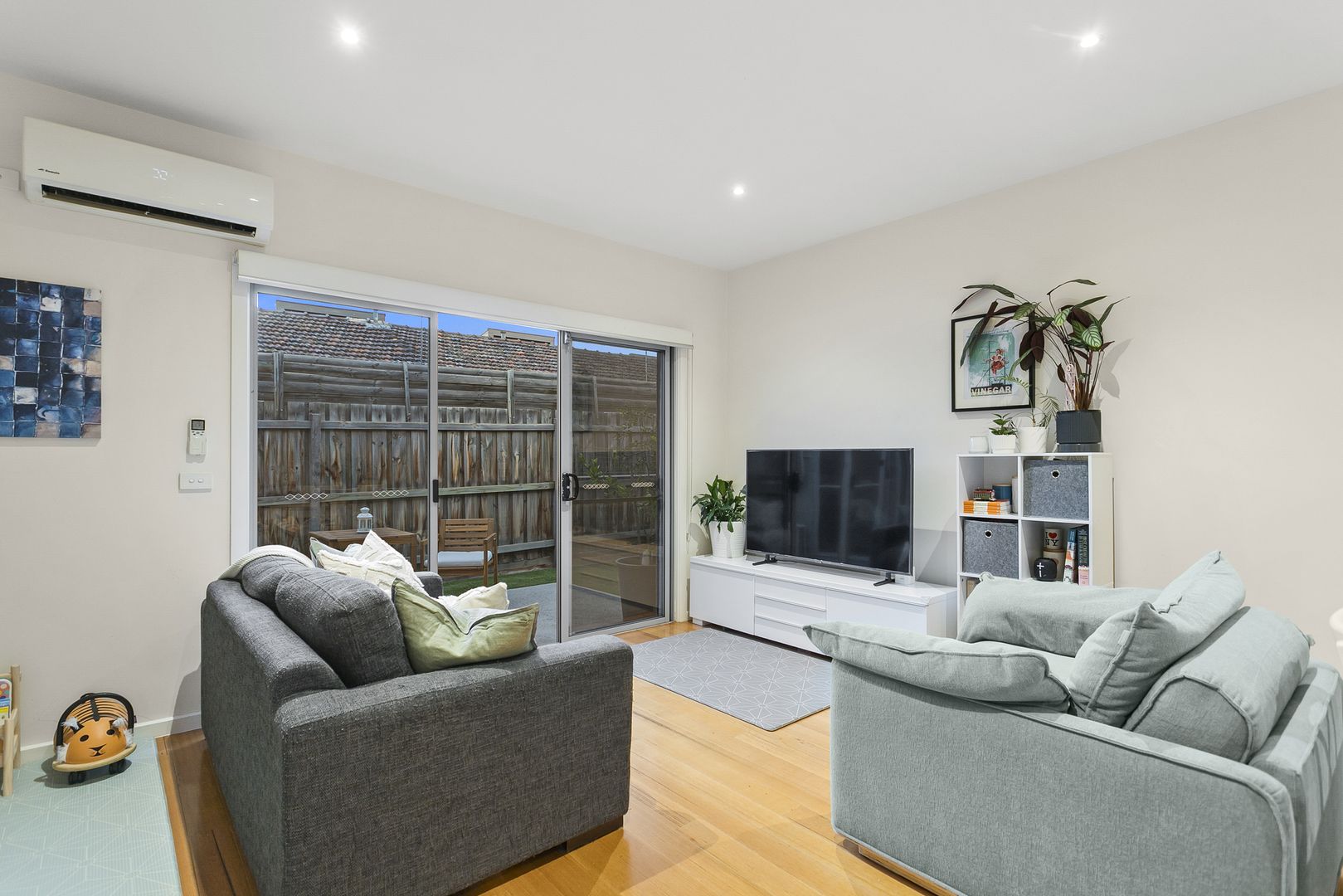 2/10 Clarendon Parade, West Footscray VIC 3012, Image 1