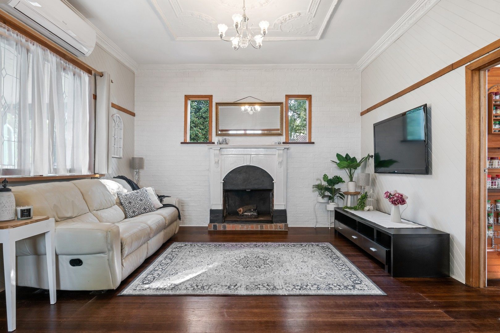 4 bedrooms House in 1 Hamilton Road BAYSWATER NORTH VIC, 3153