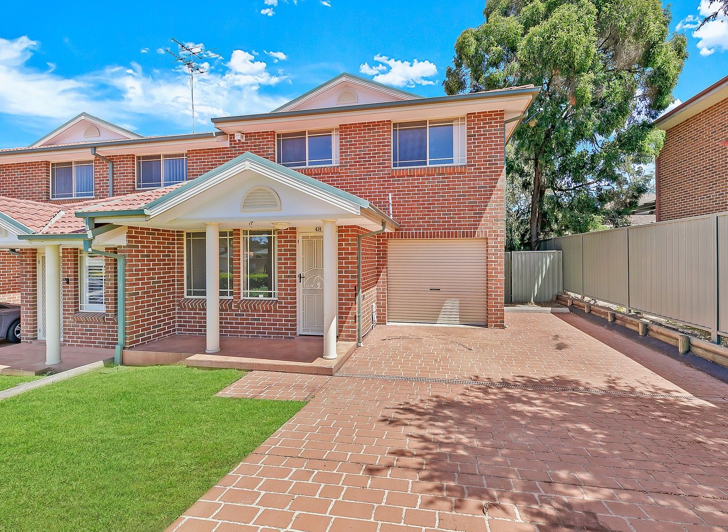 3 bedrooms Townhouse in 48 Hillcrest Road QUAKERS HILL NSW, 2763
