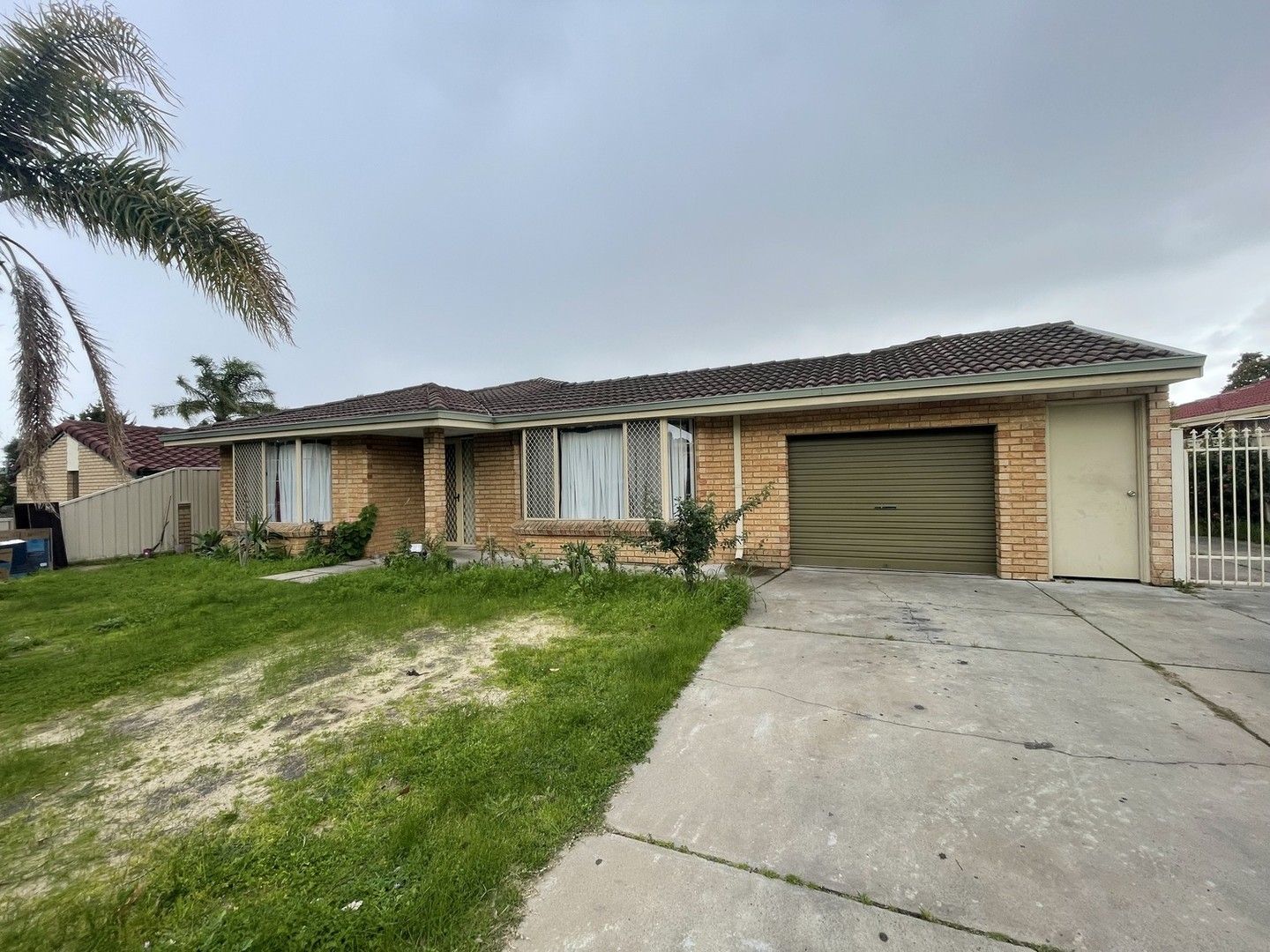 4 bedrooms House in 5 Rhyder Court MURDOCH WA, 6150