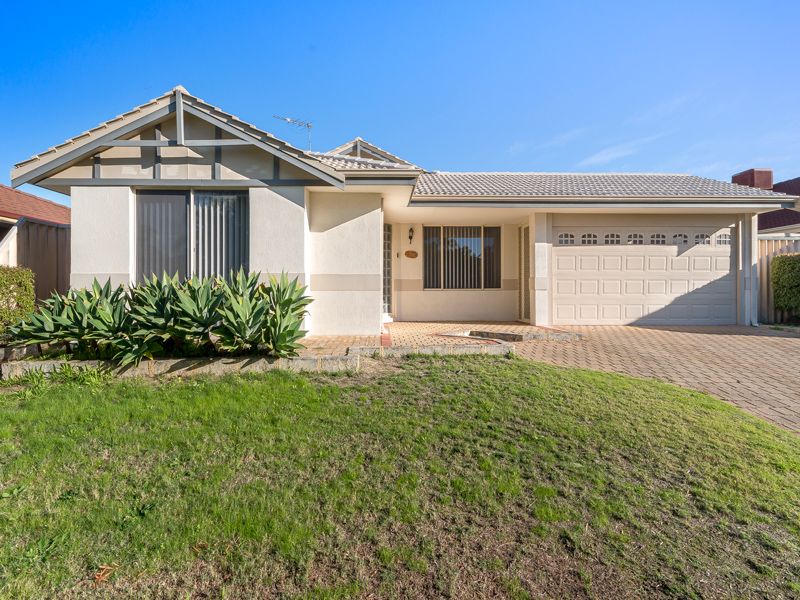 4 bedrooms House in 16 Aster Court THORNLIE WA, 6108