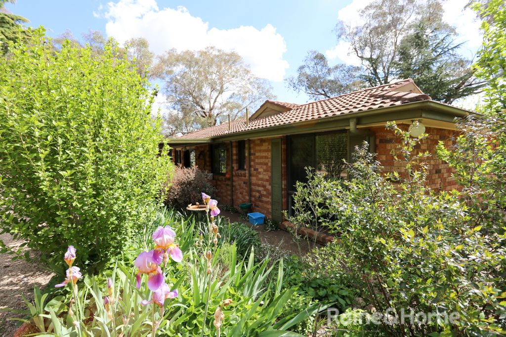 4 Strathmore Drive, Forest Grove NSW 2795