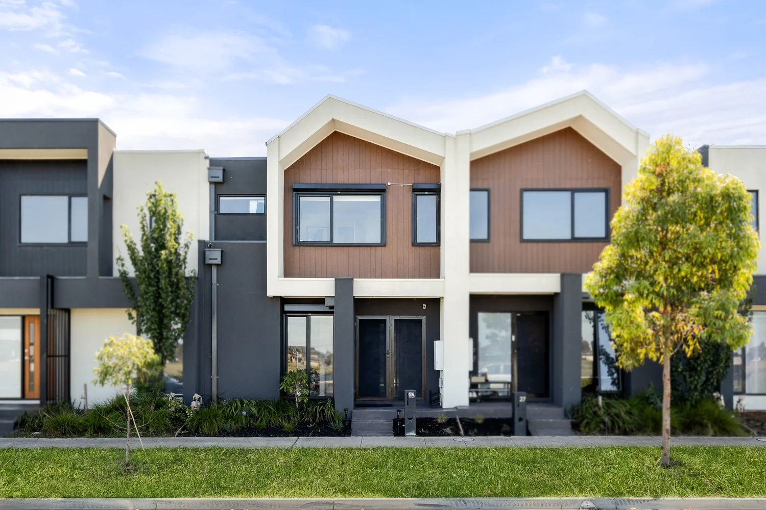 25 Adventure Avenue, Fraser Rise VIC 3336