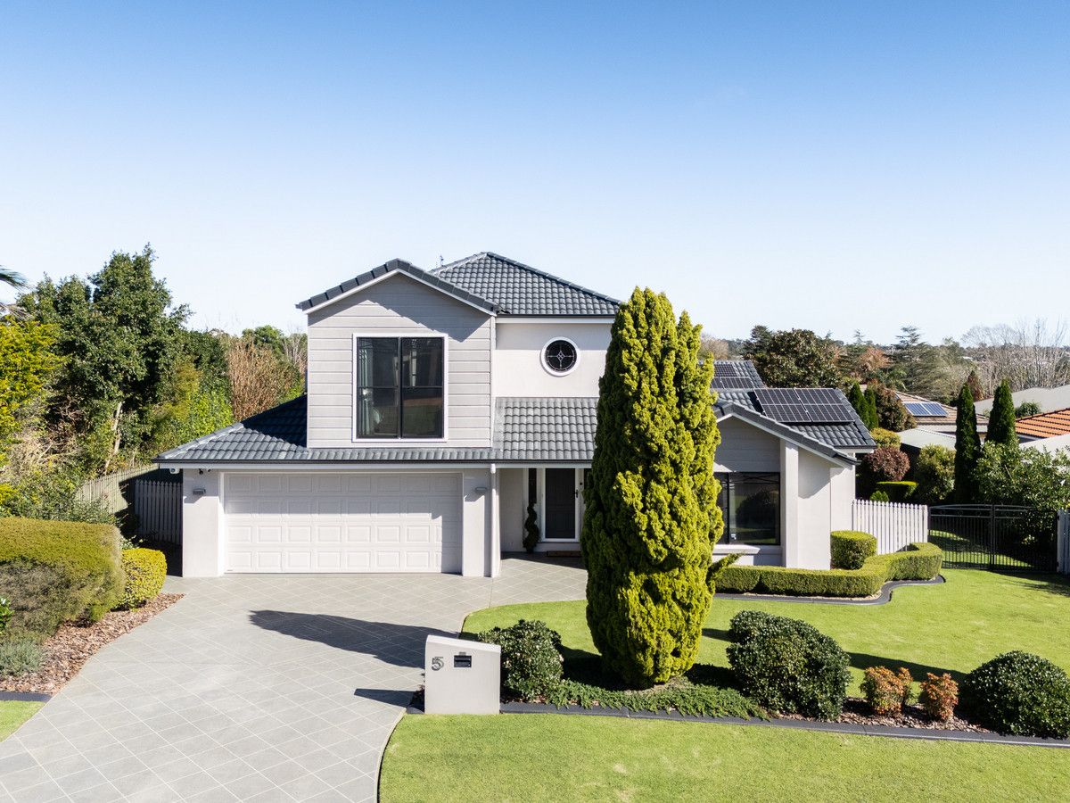 4 bedrooms House in 5 La Vista Court MIDDLE RIDGE QLD, 4350