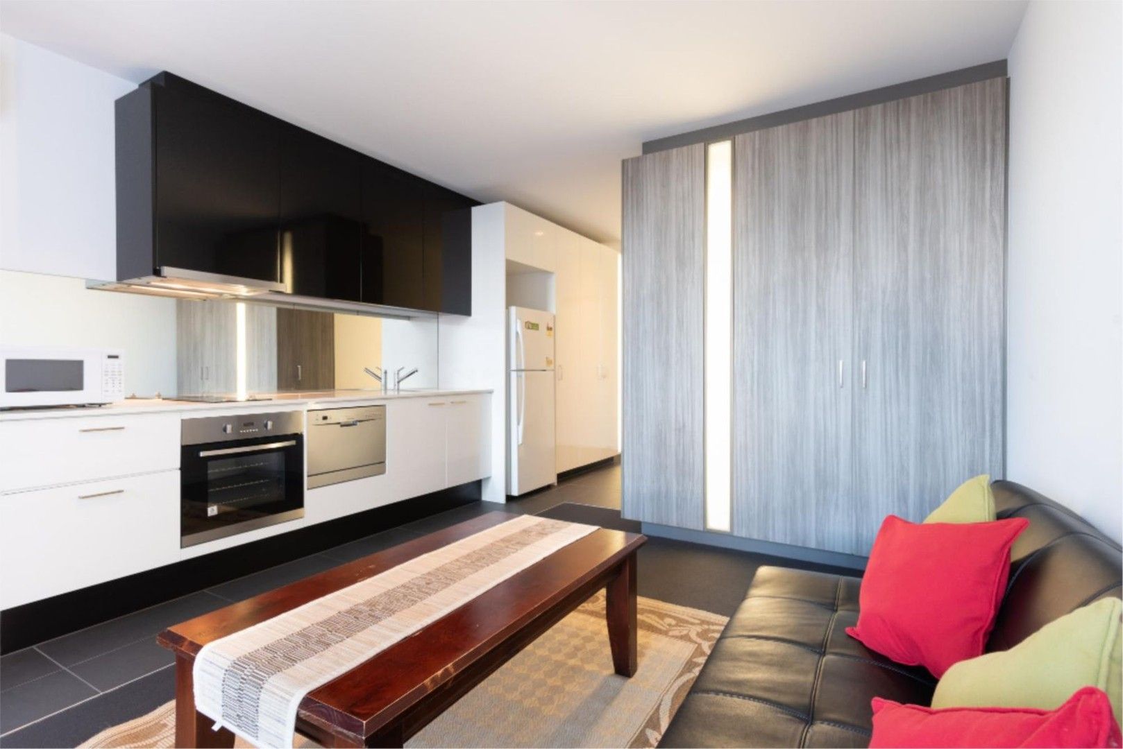1 bedrooms Apartment / Unit / Flat in 4207/220 Spencer Street MELBOURNE VIC, 3000