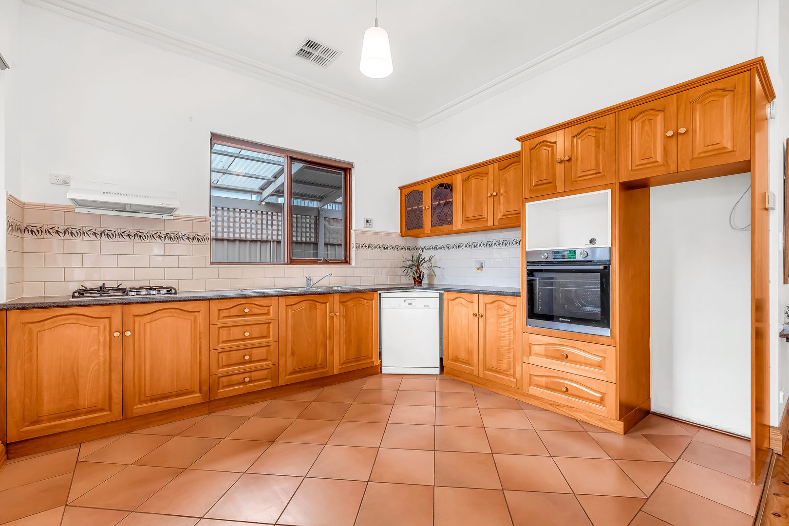 32 Carlton Street, Highgate SA 5063, Image 2