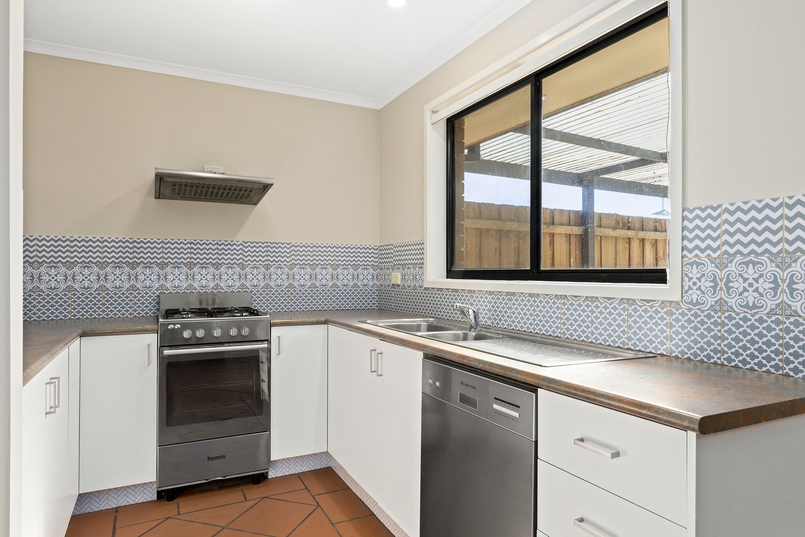 1/6 Karlovac Court, Bell Park VIC 3215, Image 1