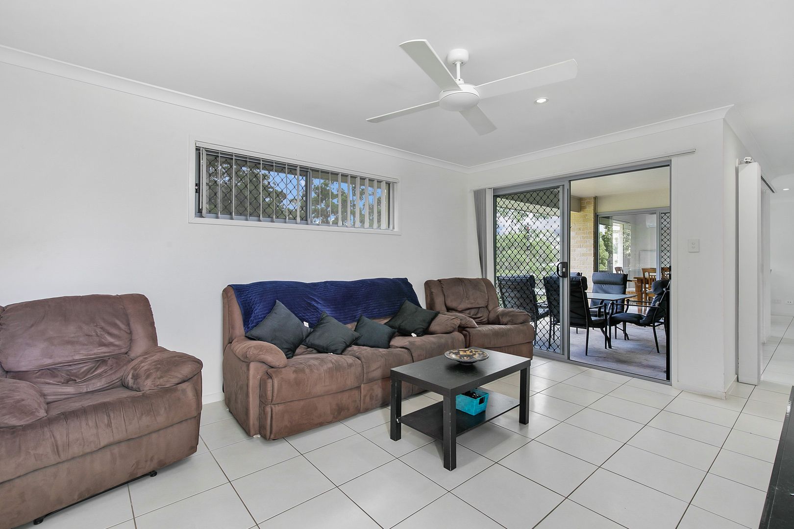 27 Braxlaw Crescent, Dakabin QLD 4503, Image 2