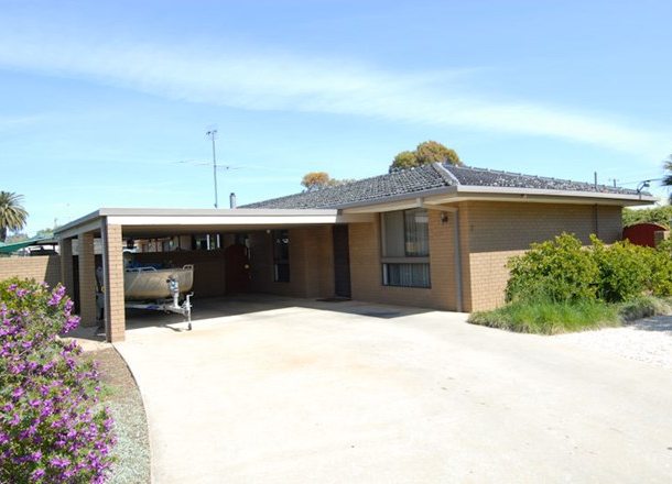 7 Holden Court, Deniliquin NSW 2710