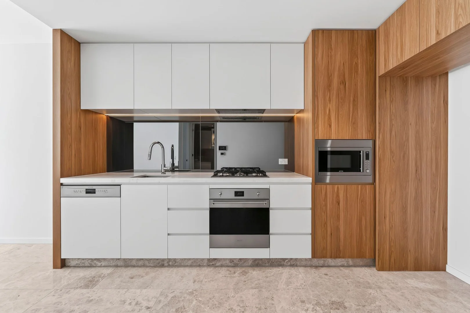 Additional image 5 of 206/26-28 ALEXANDRA Avenue, Mermaid Beach QLD 4218