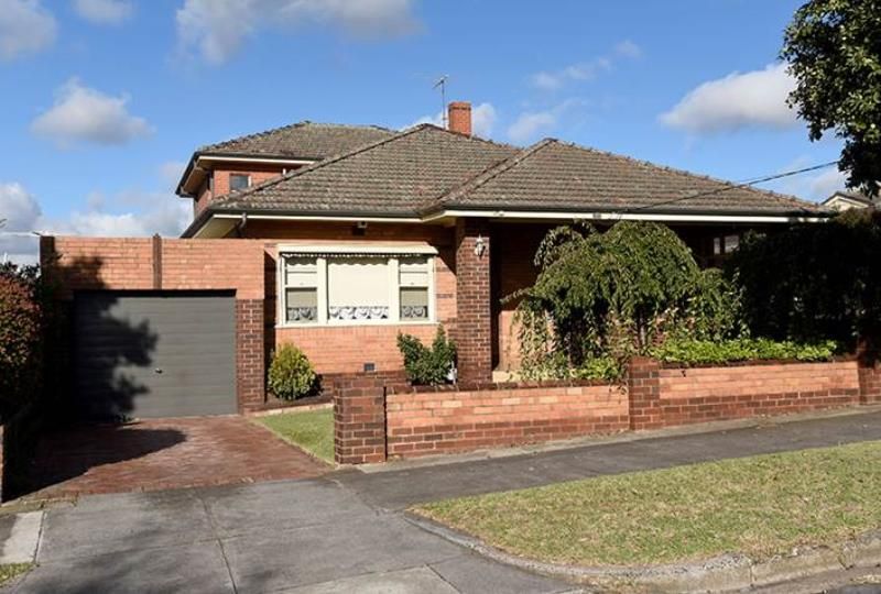 10 Peterleigh Grove, Essendon VIC 3040