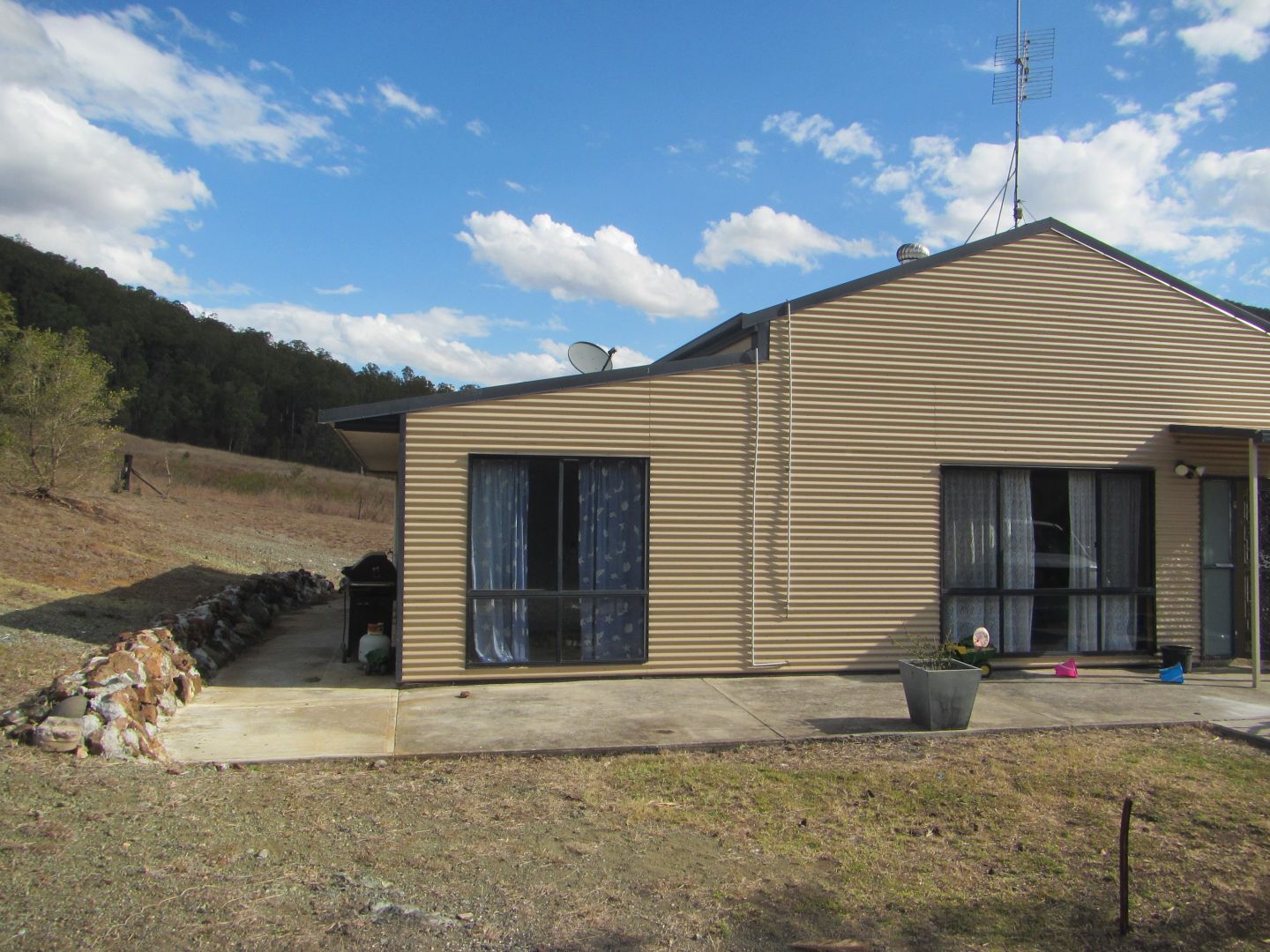 2073 Nowendoc Road, Mount Property History & Address Research