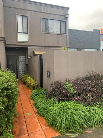 5 bedrooms Townhouse in 4/393 High Street ASHBURTON VIC, 3147