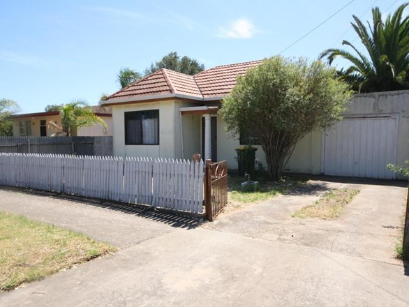 17 Third Avenue, Seaton SA 5023