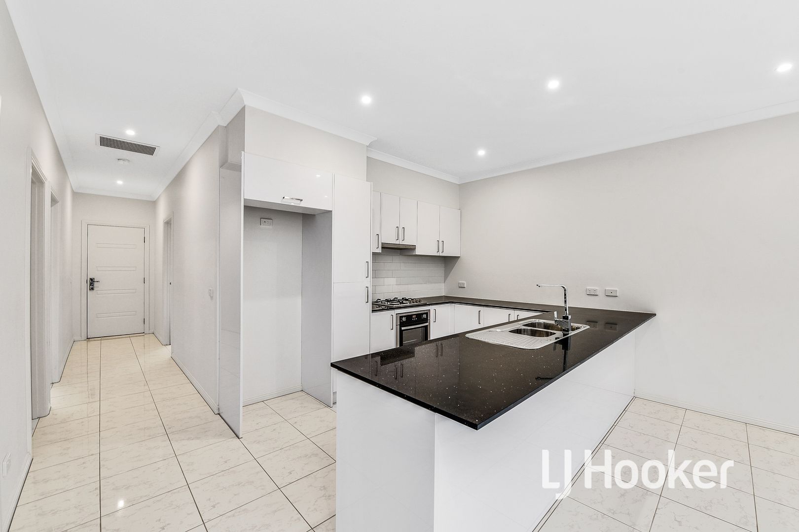 6 Star Mews, Pakenham VIC 3810, Image 2