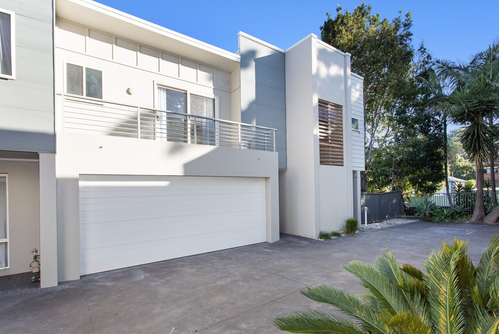 3 bedrooms Townhouse in 5/16-18 Strathearn Avenue WOLLONGONG NSW, 2500