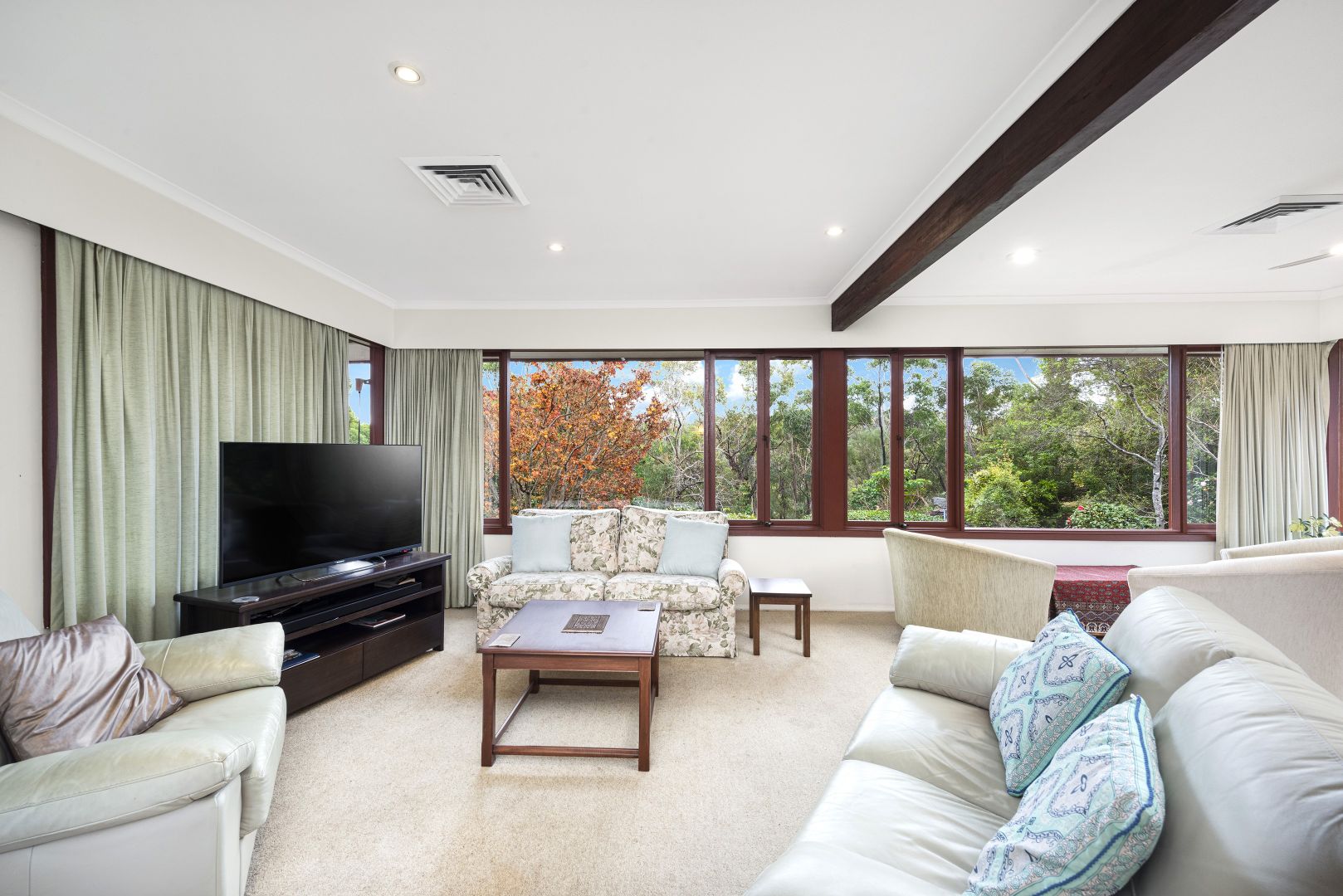 22 Londonderry Drive, Killarney Heights NSW 2087, Image 2