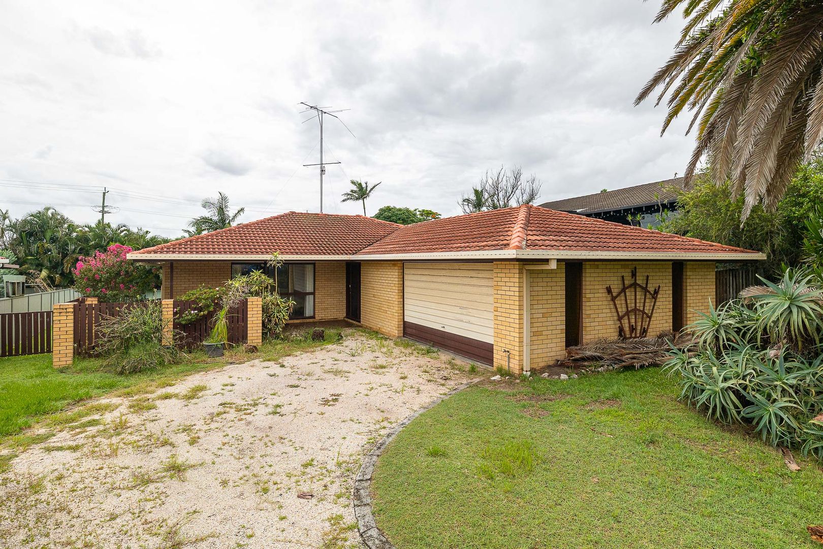 8 Bunya Place, Palm Beach QLD 4221, Image 2