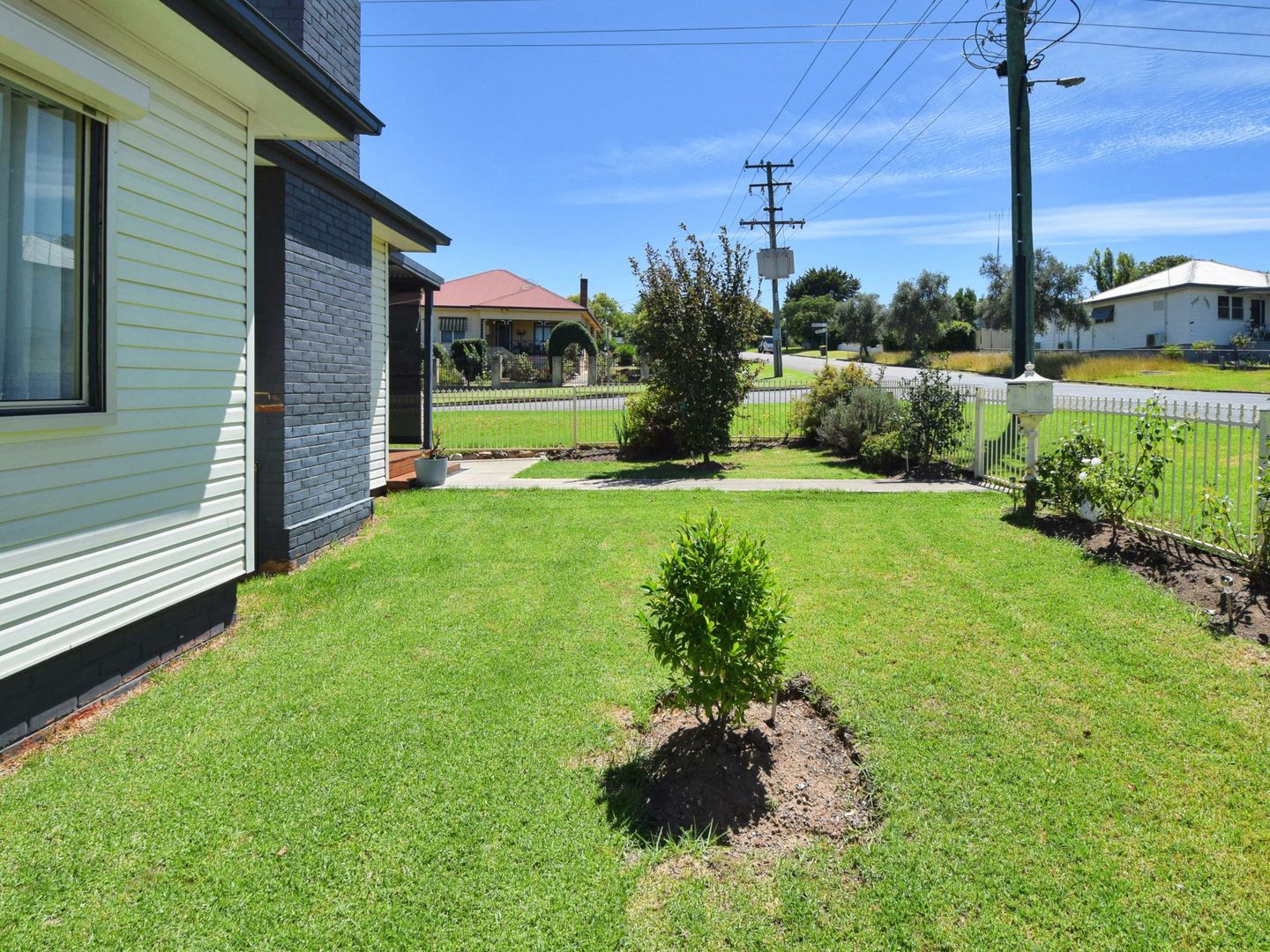 13 Taylor Road, Young NSW 2594, Image 2