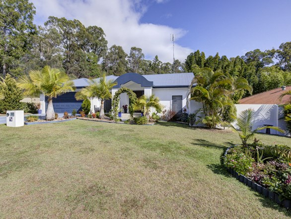 11 Hemes Close, Pacific Pines QLD 4211