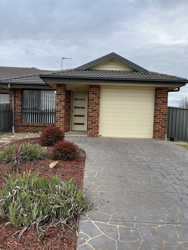 1 bedrooms Apartment / Unit / Flat in 13B Mary Angove Crescent COOTAMUNDRA NSW, 2590